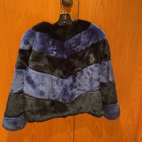 Short Rabbit fur coat - Picture 2 of 6